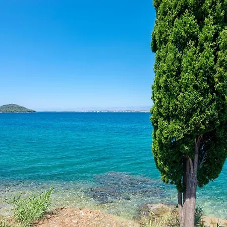 Apartman Bura - Holiday home *