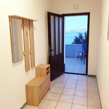 Apartman Bura - Holiday home Kali