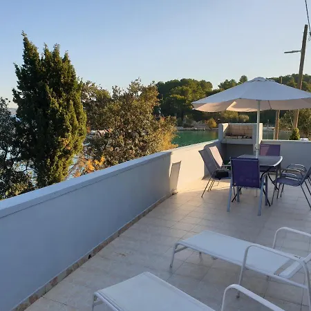 Dom wakacyjny Apartman Bura -