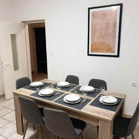 Dom wakacyjny Apartman Bura - *
